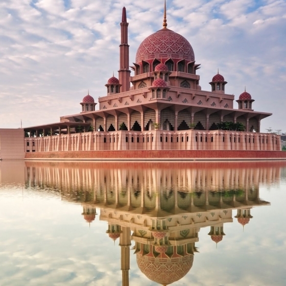 ピンクモスク（プトラモスク）